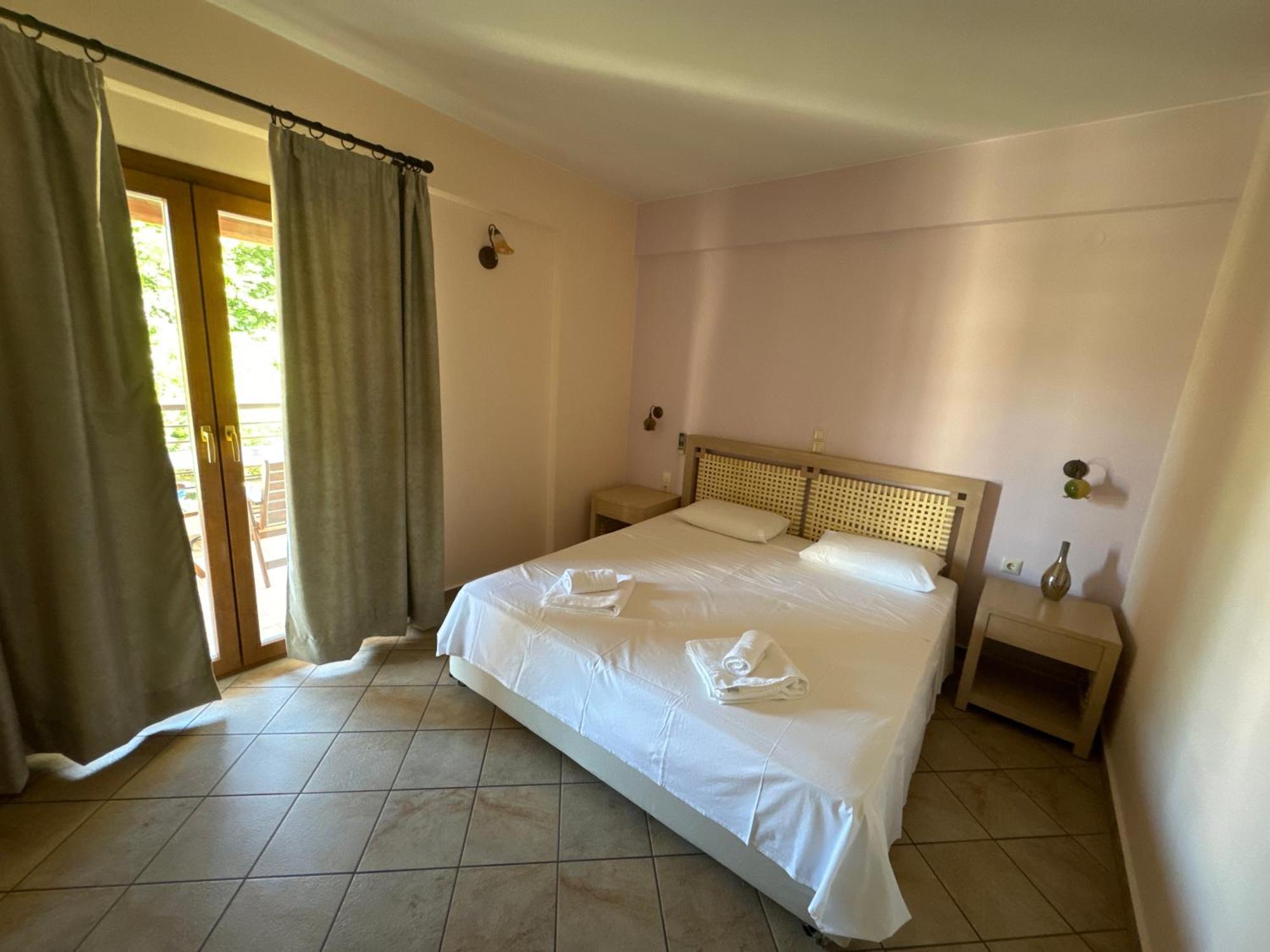 Dalouda Apartment Parga Exterior photo