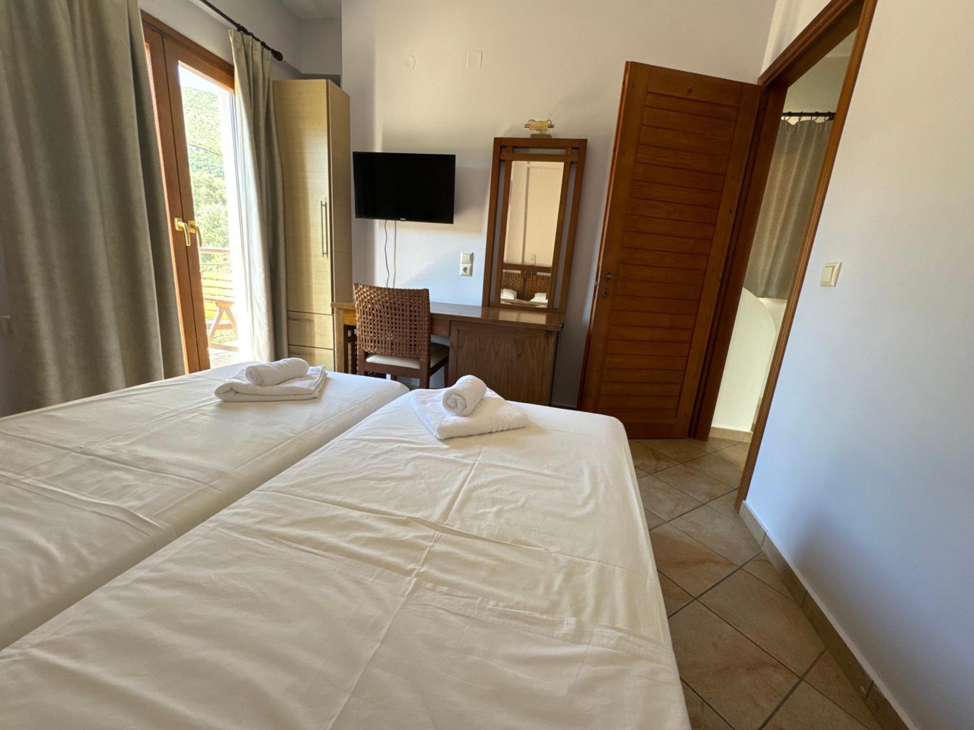 Dalouda Apartment Parga Exterior photo